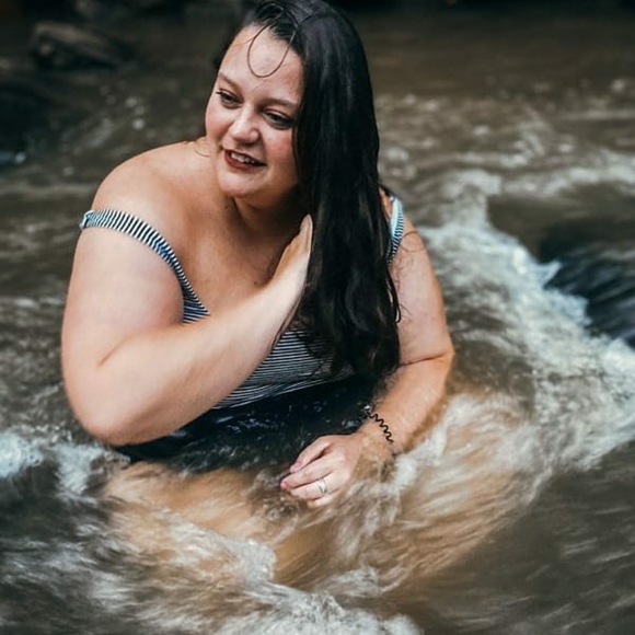 Meet your Posher, Katie - Picture 1 of 4